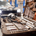 Zariaďujete si domácu autodielňu? Čo by v nej rozhodne nemalo chýbať